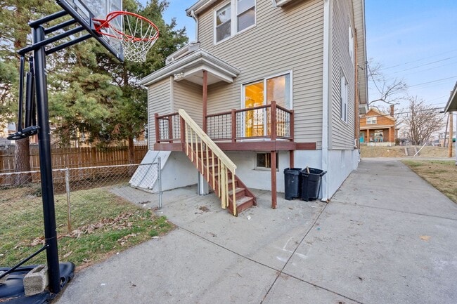 Building Photo - Cheviot- Charming 3 bed 2 bath