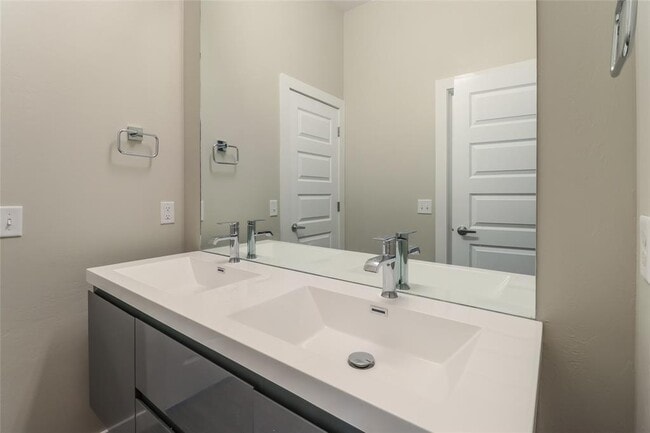 Building Photo - 11357 Paradise Out Ln