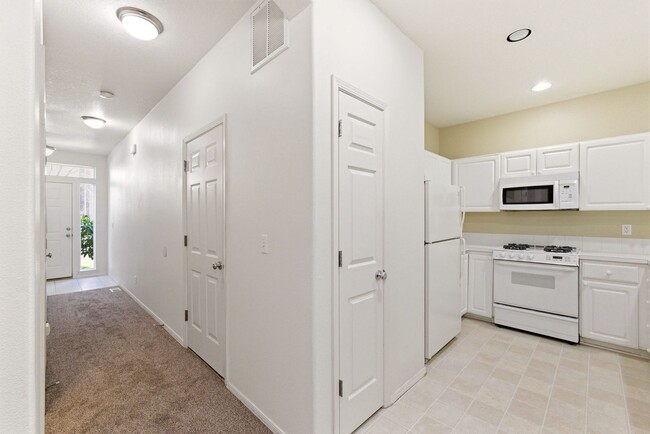 Building Photo - 2322 NW 168th Pl