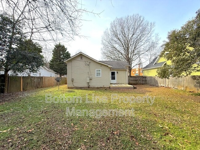 Building Photo - 513 Patterson St