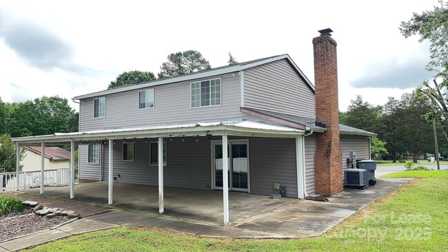 Building Photo - 7200 Oswego Ct