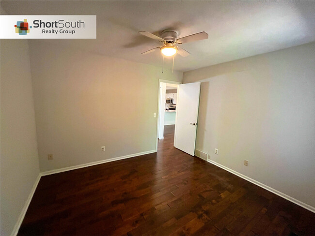 Building Photo - Beautiful 2 Bed 2 Bath Condo For Rent in R...