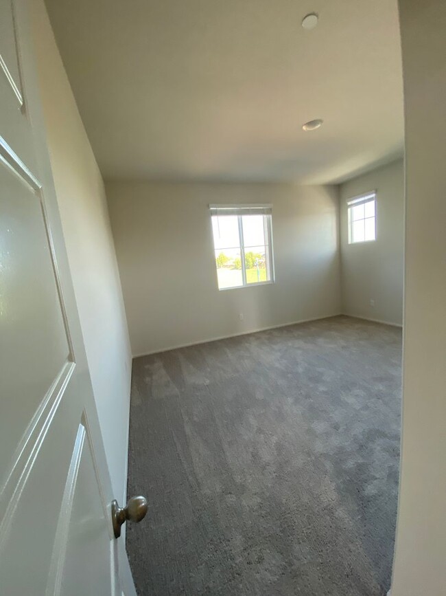 Building Photo - Like New 4 Bedroom + Loft Menifee Home