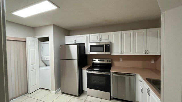 Building Photo - 1300 SE 31st Ct