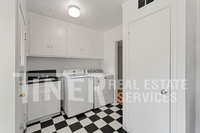 Building Photo - 4120 B St