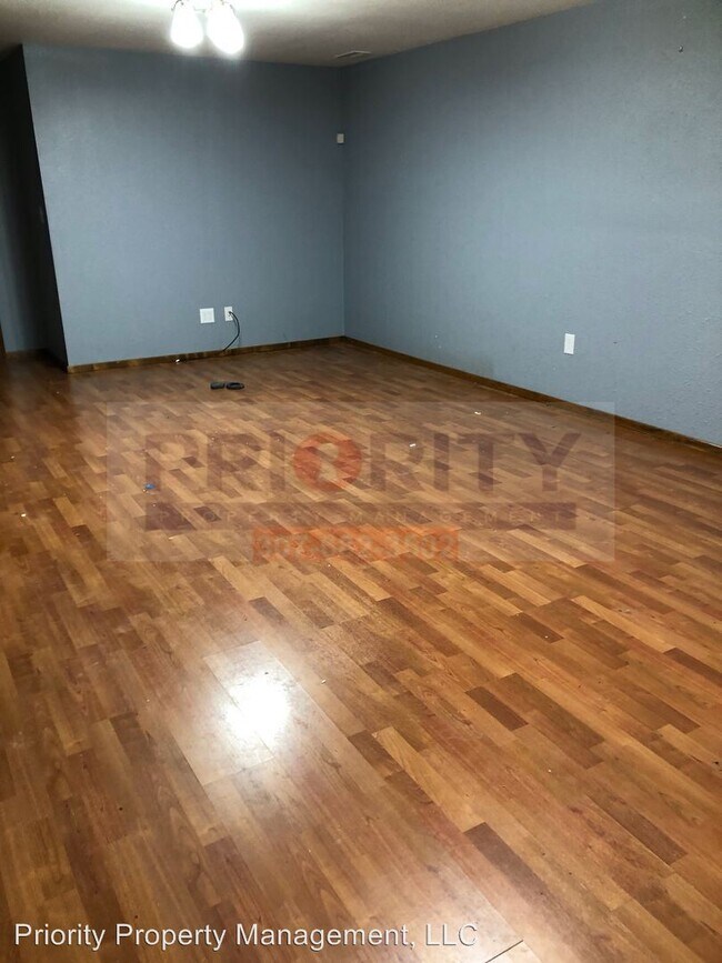 Building Photo - 5 br, 2.5 bath House - 802 Ventura Ave