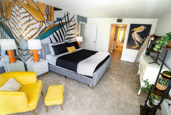 Building Photo - 1717 N Bayshore Dr