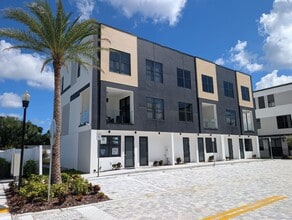 Building Photo - 8419 N Hubert Ave