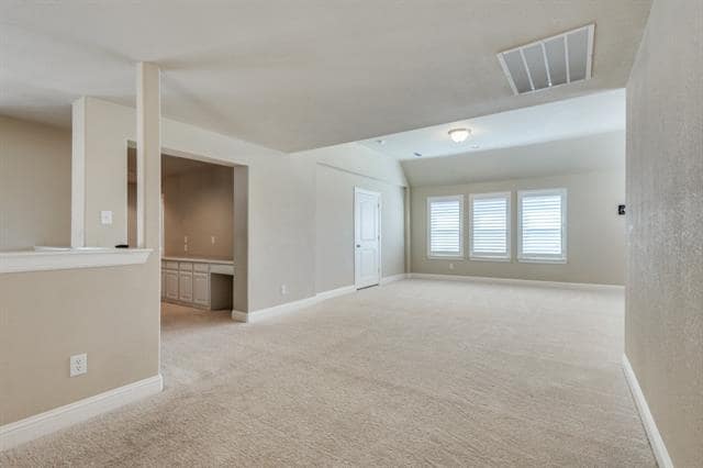 Building Photo - 8705 Verona Dr