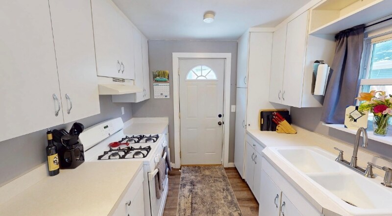 Building Photo - 130 Syril Dr