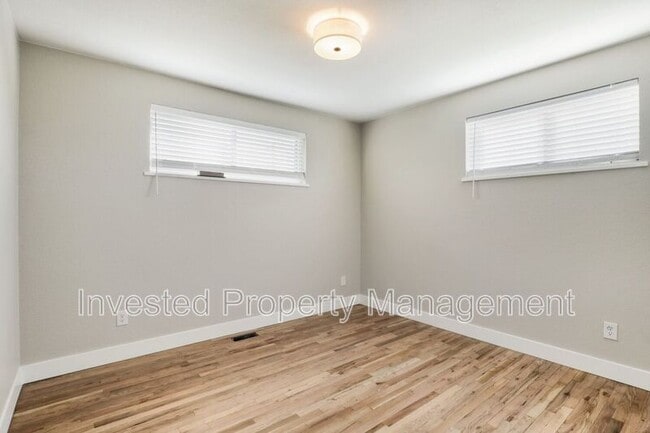 Building Photo - 3230 Elm St