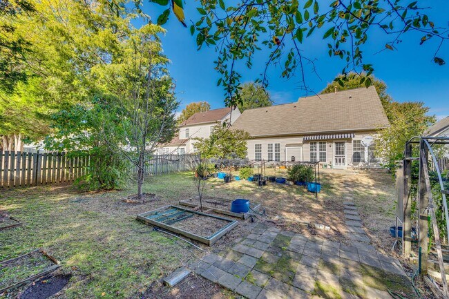 Building Photo - Beautiful 3 bedroom 2.5 bath home in Williams Glenn Community in Charlotte with Primary on the main.