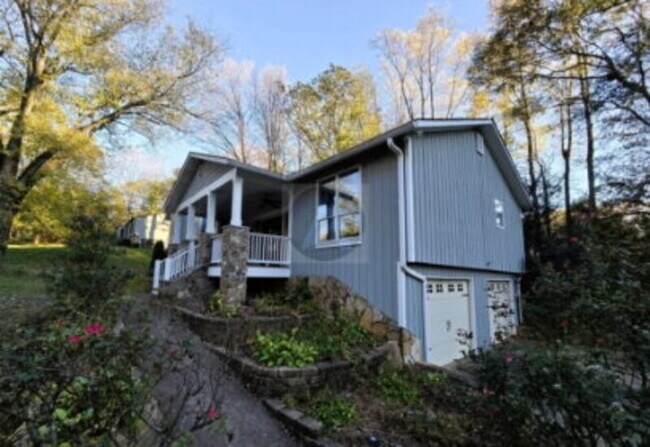 Building Photo - 2312 Kilkenny Way NE
