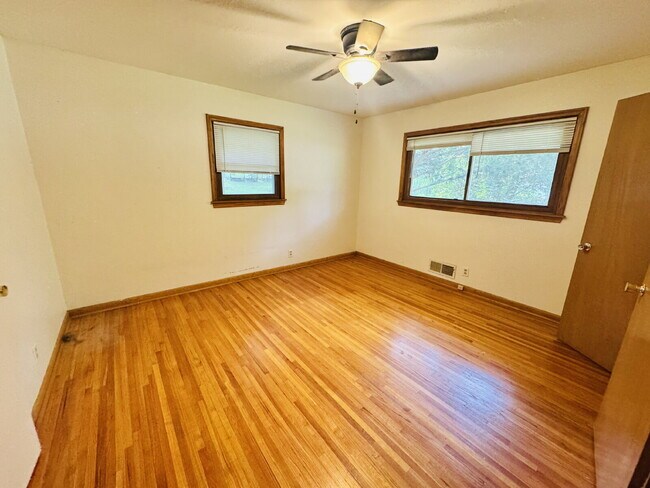 Building Photo - 6701 Kingston Dr