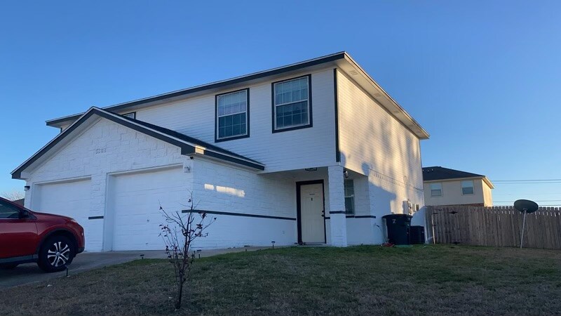 Building Photo - 3802 Wind Ct