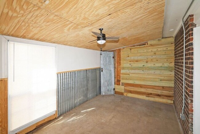Building Photo - 7303 Calumet Pl