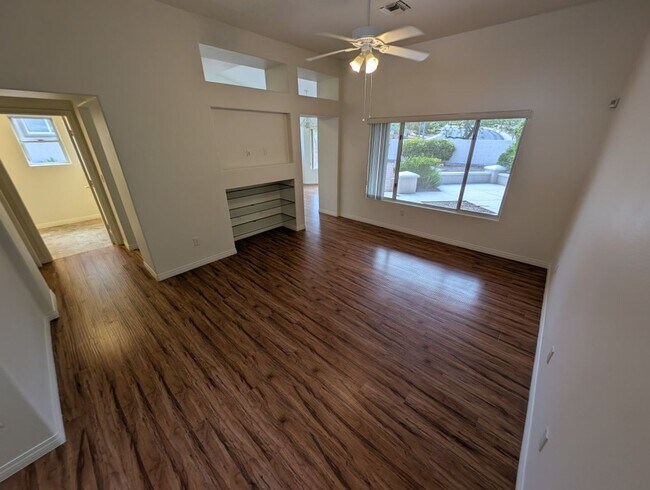 Building Photo - 2829 Vista Butte Dr