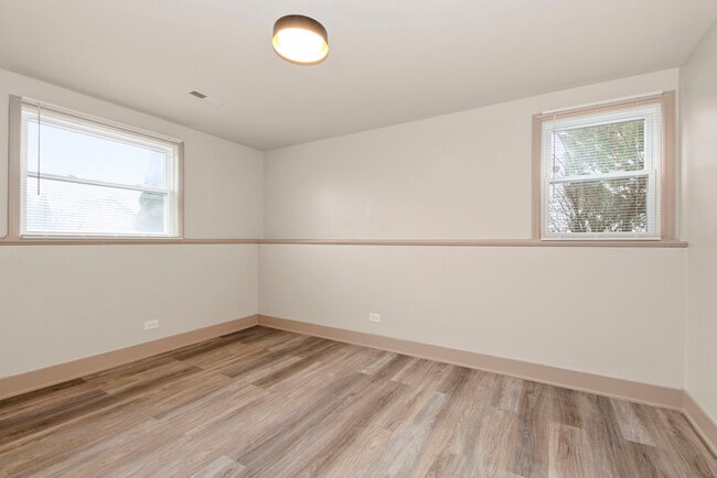 Building Photo - 836 Lily Cache Ln