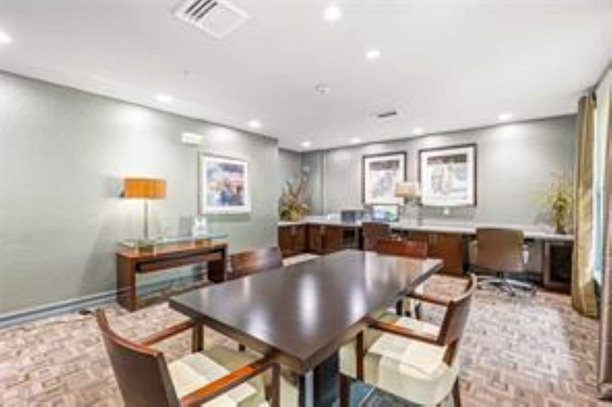 Building Photo - 2421 NE 65th St