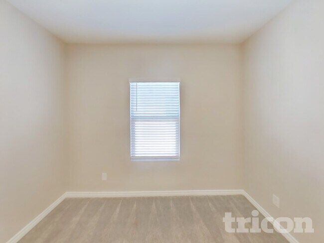 Building Photo - 6563 Smithville Ave