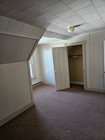 Building Photo - 211-211 E 2nd St