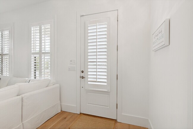 Building Photo - 1470 Mizzen Alley
