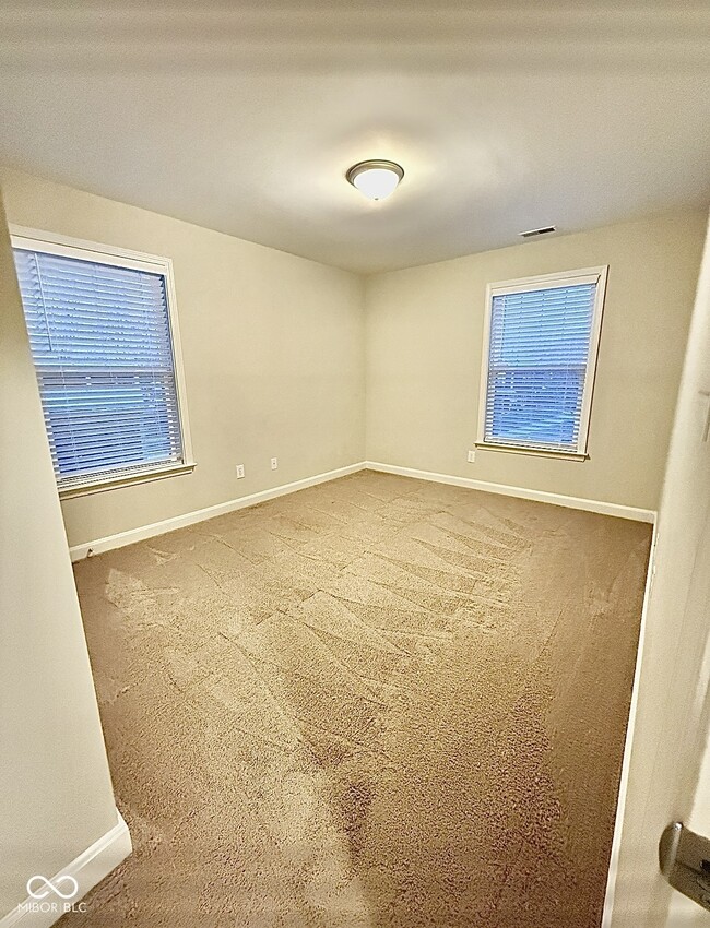 Building Photo - 836 N Beville Ave