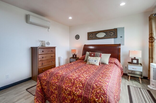 Building Photo - Gorgeous luxury flat with ocean view in La Jolla. Gustavo Lopez