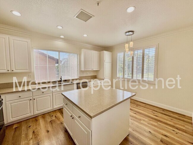 Building Photo - 5912 Pine Valley Dr