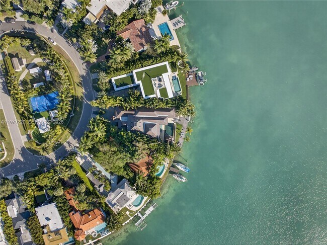 Building Photo - 14 W San Marino Dr