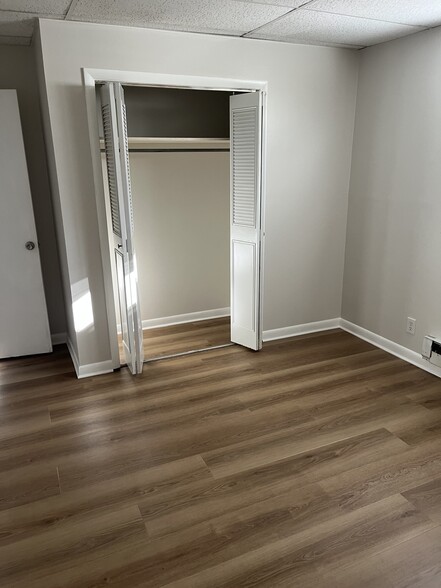 Building Photo - 9965 Summer Breeze Dr