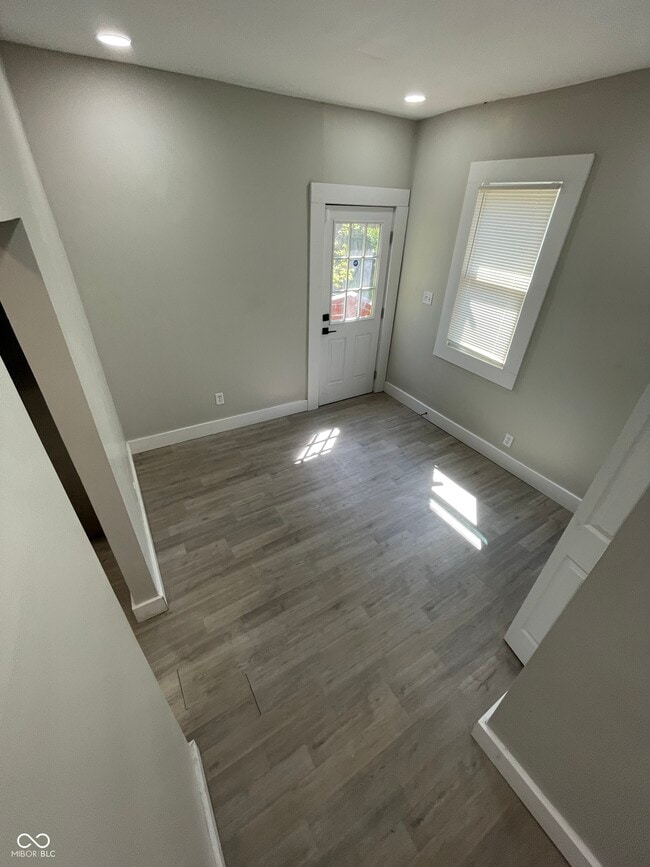 Building Photo - 321 E 31st St