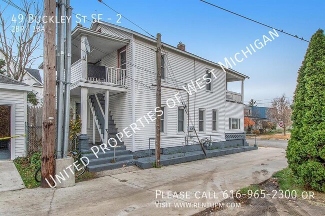 Building Photo - Available Now | 2 Bed, 1 Bath Upper Level ...