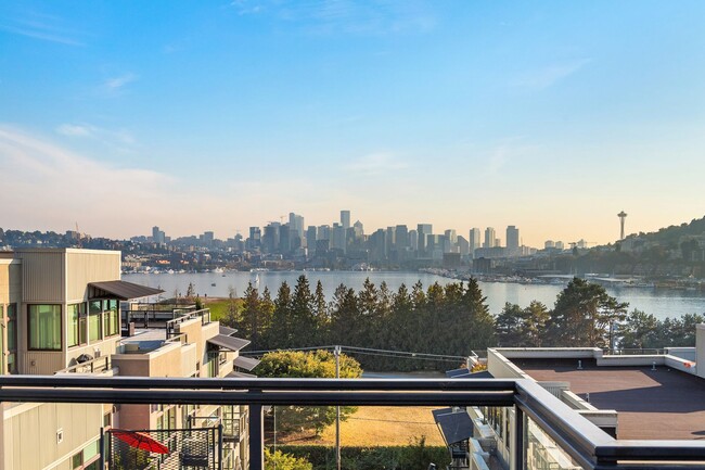 Building Photo - Beautiful Studio Condo by Gasworks Park