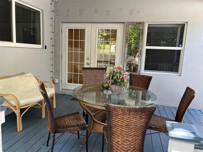 Building Photo - 113 SW 2nd St