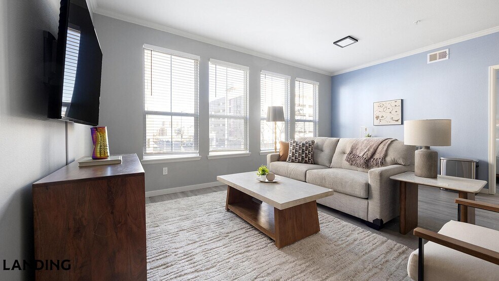 Building Photo - 901 Colorado Blvd