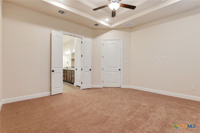 Building Photo - 514 Carriage House