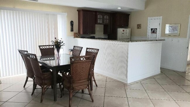 Building Photo - 455 Alt 19