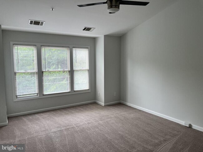 Building Photo - 1786 Brentridge St