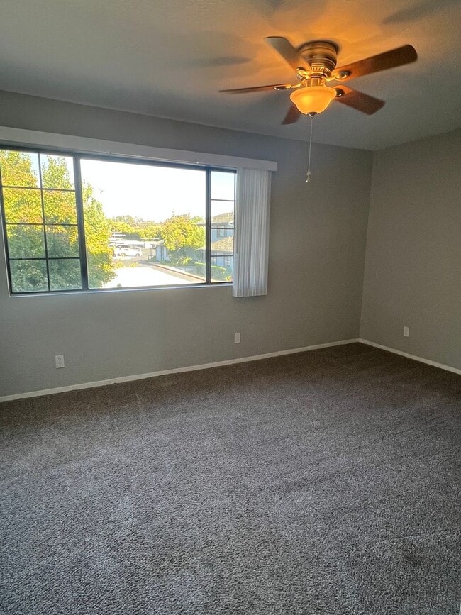 Building Photo - 44 Westview Dr