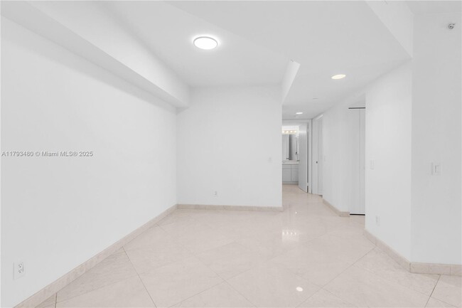 Building Photo - 21205 Yacht Club Dr