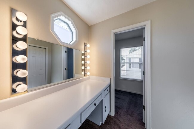 Building Photo - 409 Belmont Cir