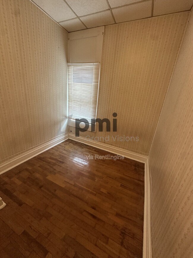 Building Photo - 2808 Champaign Ave