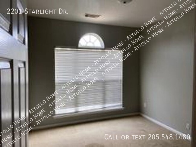 Building Photo - 2201 Starlight Dr