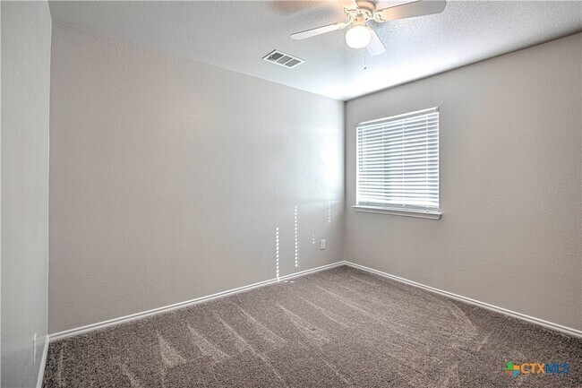 Building Photo - 1011 Sugar Brook Dr