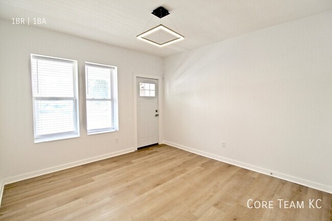 Building Photo - 712 Linwood Blvd