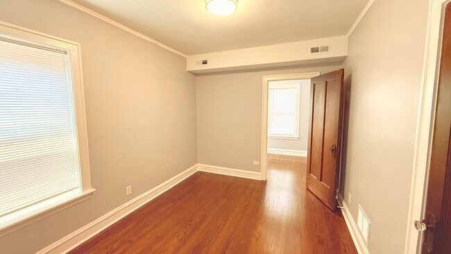 Building Photo - 10638 S Ave C