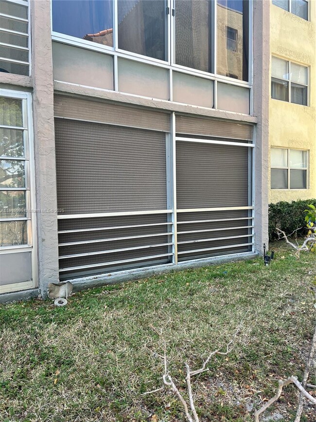 Building Photo - 1800 SW 81st Ave