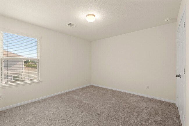 Building Photo - 4822 Hickory Deer Ln