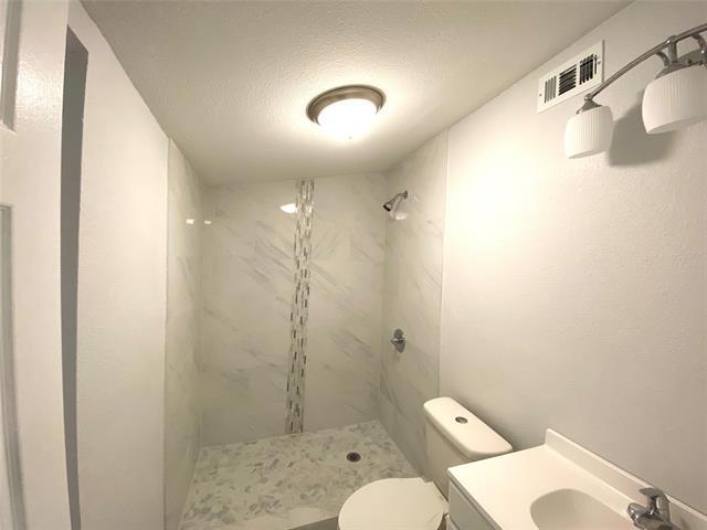 Building Photo - 430 Delaware St